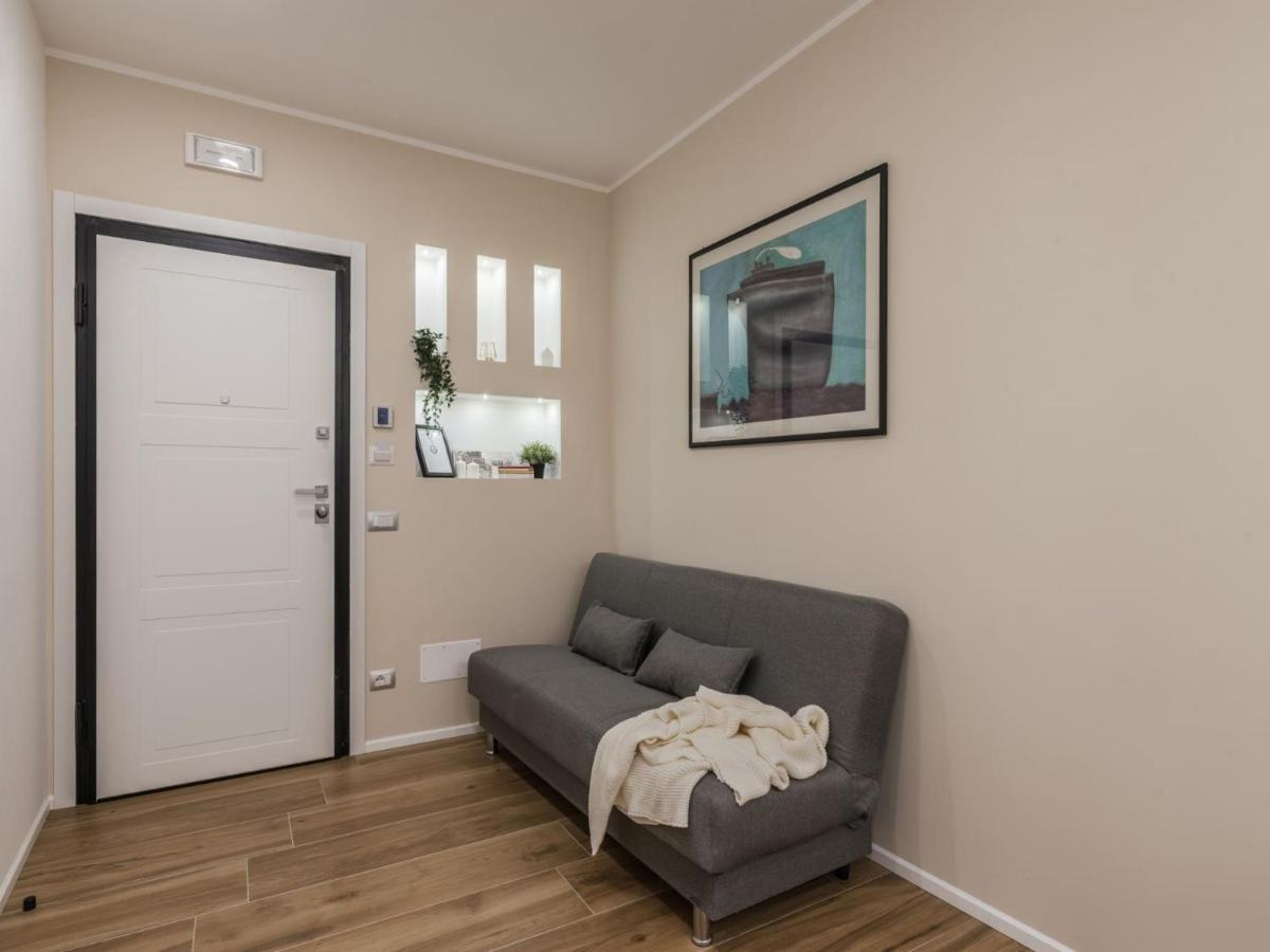 The Best Rent - Modern Three-Bedroom Apartment A Few Steps From The Colosseum — Photos 3